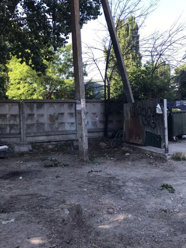 Сегодня с самого утра рабочие ООО «Экотранс» ведут работы по уборке приконтейнерных территорий, стихийных свалок, покосу травы по ул. Нижнесадовой, ул. Рабочей/9-й Береговой пер., ул. Рабочей, 109, ул. Рабочей/7-й Береговой... Сегодня с самого утра рабочие ООО «Экотранс» ведут работы по уборке приконтейнерных территорий, стихийных свалок, покосу травы по ул. Нижнесадовой, ул. Рабочей/9-й Береговой пер., ул. Рабочей, 109, ул. Рабочей/7-й Береговой...