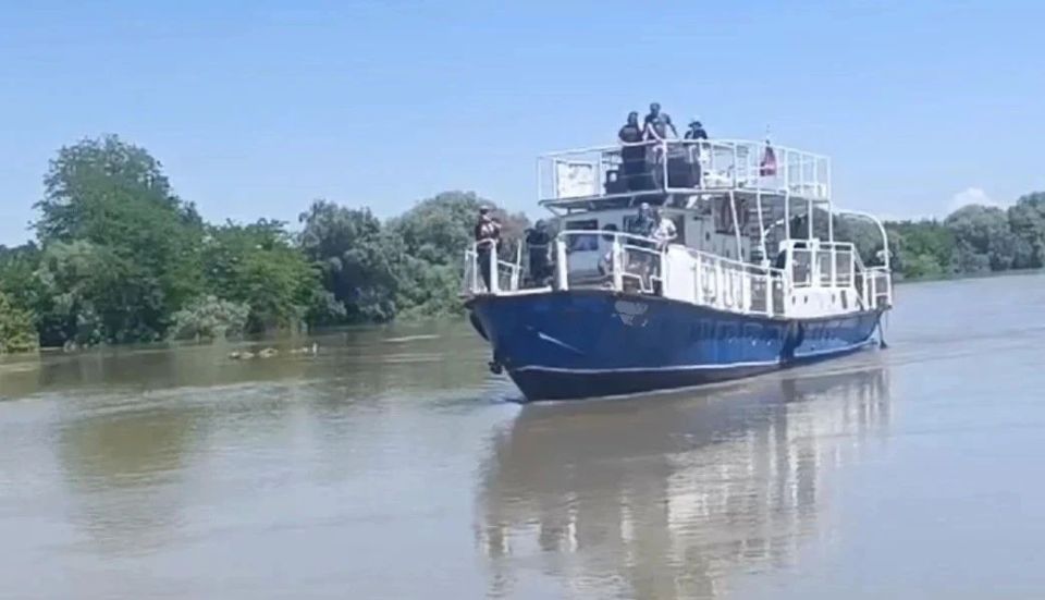 На Кубани изъяли незаконно катавший пассажиров корабль