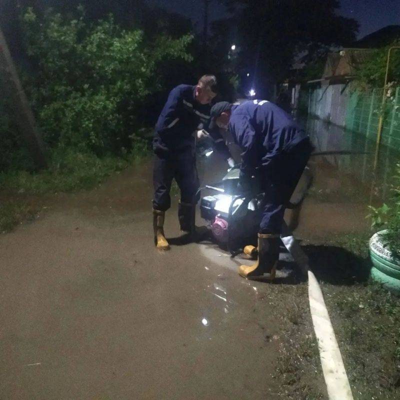 850 заявок на откачку воды поступило в ЕДДС Краснодара за три дня 850 заявок на откачку воды поступило в ЕДДС Краснодара за три дня