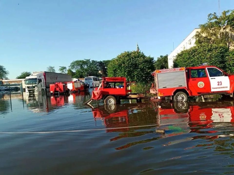 850 заявок на откачку воды поступило в ЕДДС Краснодара за три дня 850 заявок на откачку воды поступило в ЕДДС Краснодара за три дня