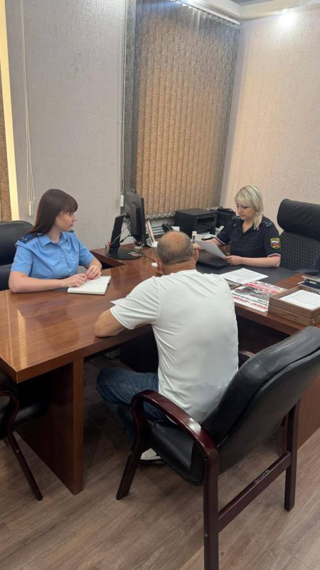 Туапсинской межрайонной прокуратурой принято участие в тематическом приеме граждан по вопросам соблюдения законодательства об исполнительном производстве