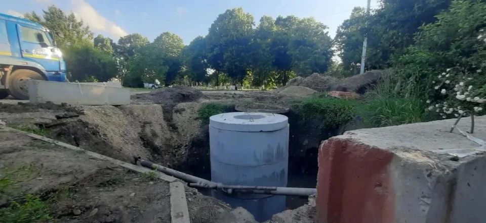СПЕЦИАЛИСТЫ РОСВОДОКАНАЛА ПОСТРОИЛИ НОВУЮ ВОДОПРОВОДНУЮ КАМЕРУ В МИКРОРАЙОНЕ ЧЕРЕМУШКИ СПЕЦИАЛИСТЫ РОСВОДОКАНАЛА ПОСТРОИЛИ НОВУЮ ВОДОПРОВОДНУЮ КАМЕРУ В МИКРОРАЙОНЕ ЧЕРЕМУШКИ