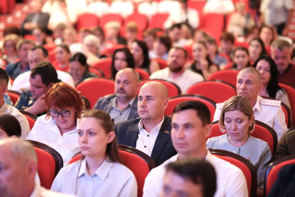 Председатель ЗСК провел рабочую встречу с активом Анапы Председатель ЗСК провел рабочую встречу с активом Анапы