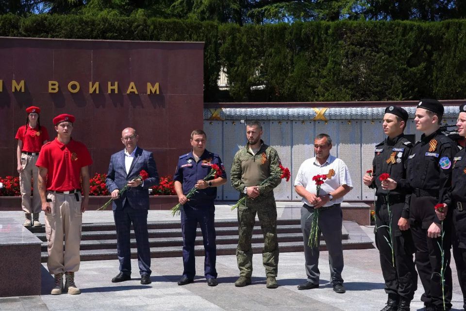 Сочи передал «Эстафету памяти» Туапсе в рамках краевой акции ко Дню памяти и скорби Сочи передал «Эстафету памяти» Туапсе в рамках краевой акции ко Дню памяти и скорби