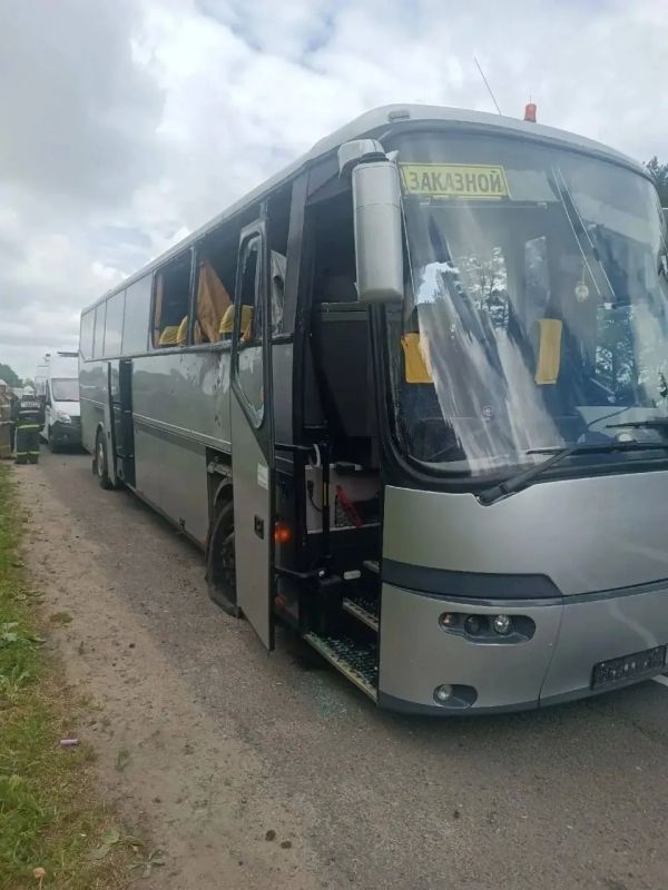 Женщина родом из Луганска погибла при обстреле автобуса с детьми в Брянской области Женщина родом из Луганска погибла при обстреле автобуса с детьми в Брянской области
