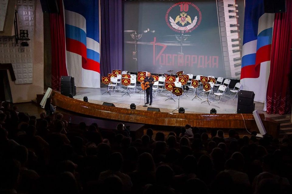 Росгвардейцы провели профориентационные встречи с юными правозащитниками в «Орлёнке» Росгвардейцы провели профориентационные встречи с юными правозащитниками в «Орлёнке»