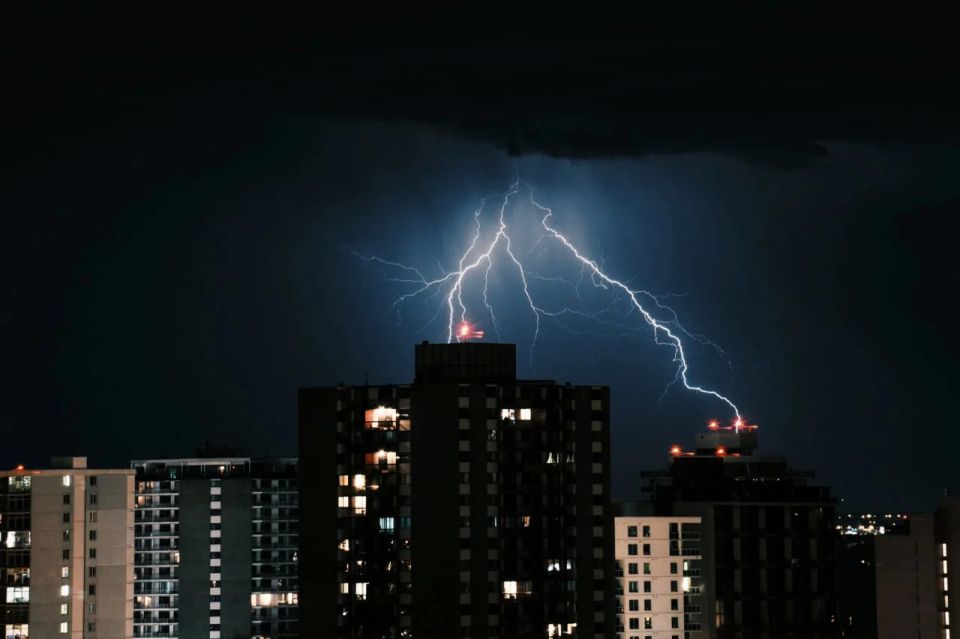 Штормовое предупреждение о непогоде объявлено 18 и 19 июня на Кубани