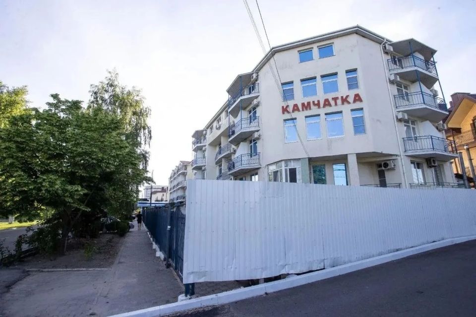 В районе Пионерского проспекта продолжается благоустройство улиц и тротуаров В районе Пионерского проспекта продолжается благоустройство улиц и тротуаров