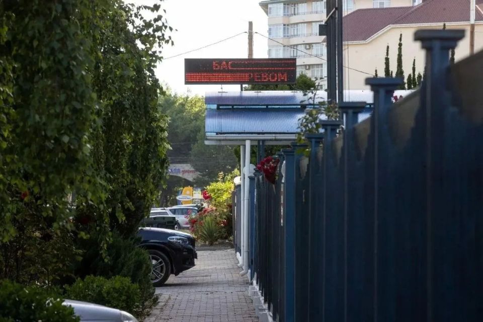 В районе Пионерского проспекта продолжается благоустройство улиц и тротуаров В районе Пионерского проспекта продолжается благоустройство улиц и тротуаров