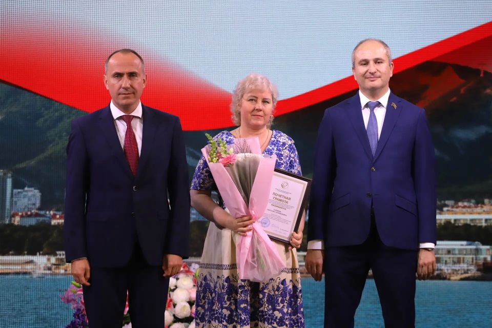 Их руки помнят тысячи пациентов Их руки помнят тысячи пациентов