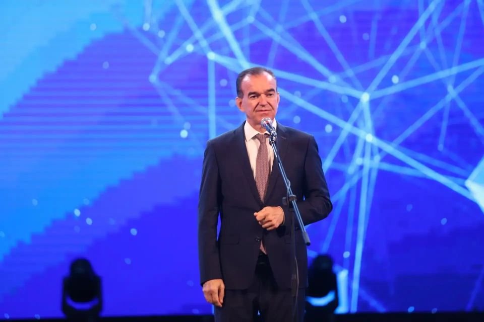 Вениамин Кондратьев наградил лучших медицинских работников Краснодарского края Вениамин Кондратьев наградил лучших медицинских работников Краснодарского края