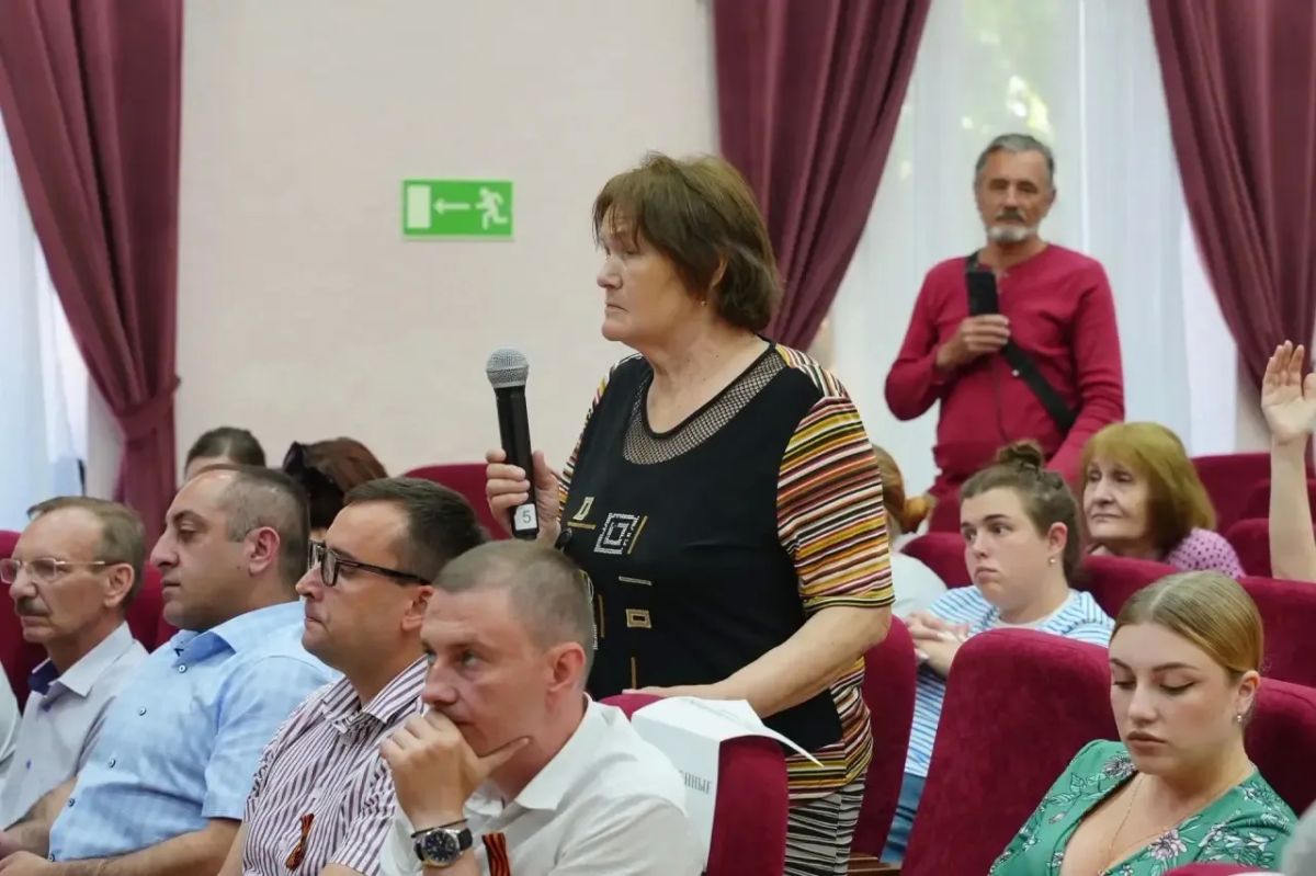 Андрей Кравченко: Сегодня в Приморском внутригородском районе состоялся расширенный координационный совет, на котором были подняты самые острые и волнующие жителей вопросы