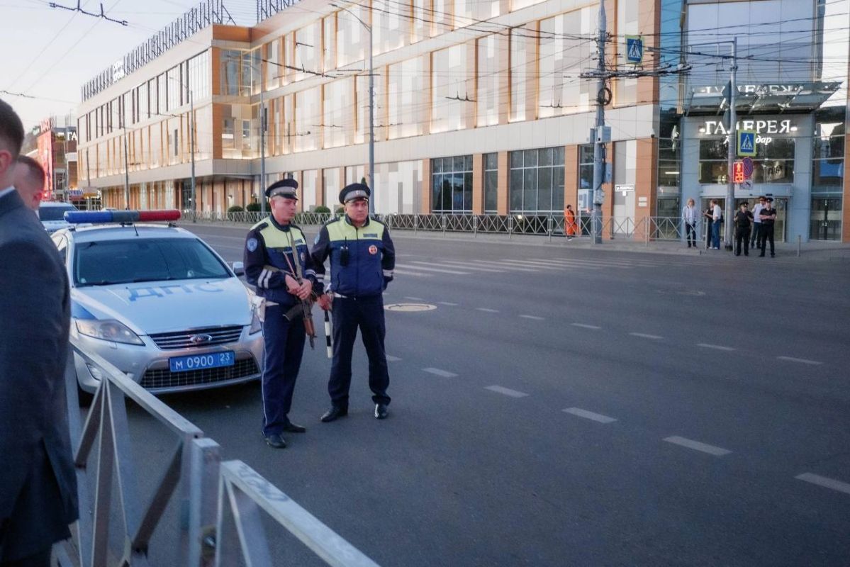 Евгений Лобачев: в Краснодаре прошла патриотическая акции «Свеча памяти» Евгений Лобачев: в Краснодаре прошла патриотическая акции «Свеча памяти»