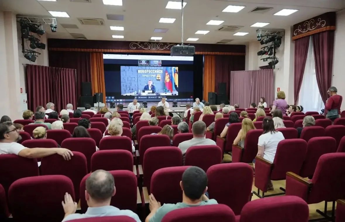 Андрей Кравченко принял участие в работе координационного совета Приморского района