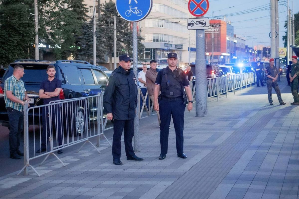 Евгений Лобачев: в Краснодаре прошла патриотическая акции «Свеча памяти» Евгений Лобачев: в Краснодаре прошла патриотическая акции «Свеча памяти»