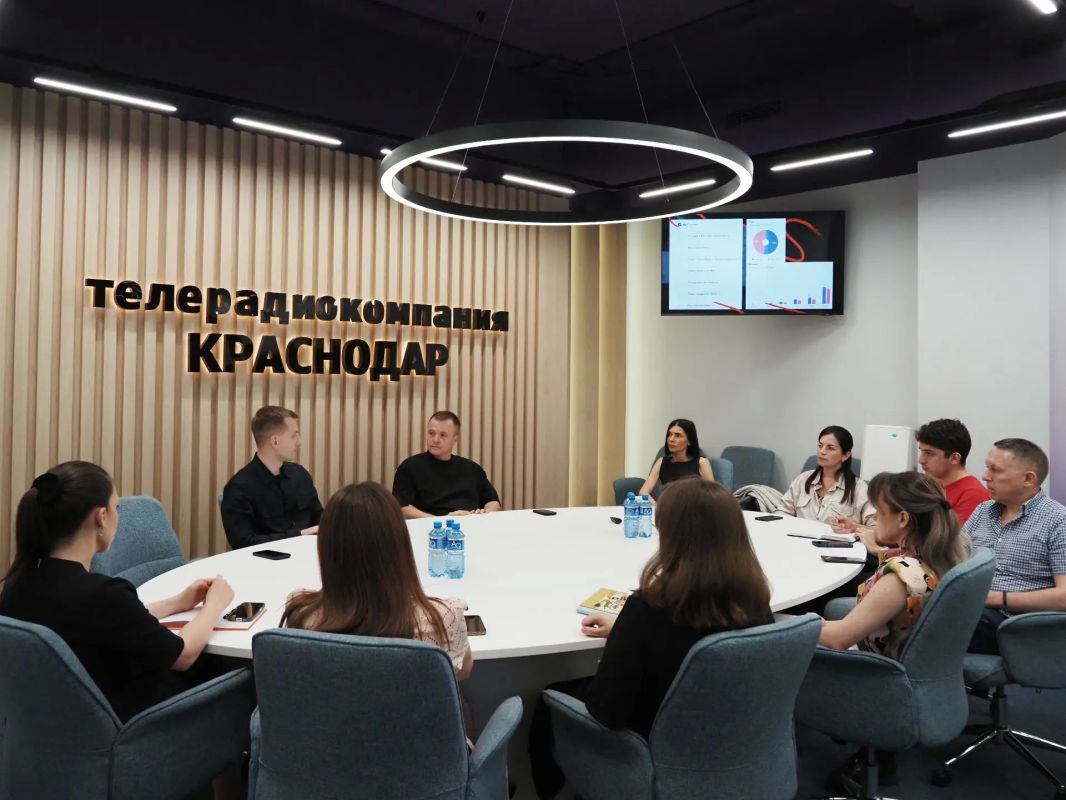 Раньше главным вопросом было: где найти информацию? Сегодня — как среди бесконечного инфошума найти смысл Раньше главным вопросом было: где найти информацию? Сегодня — как среди бесконечного инфошума найти смысл
