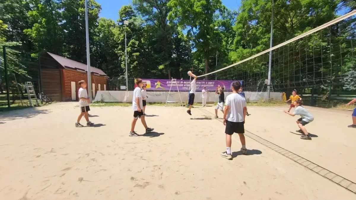 В Краснодаре на спортивных площадках внутригородских округов проходит летняя детско-юношеская Спартакиада