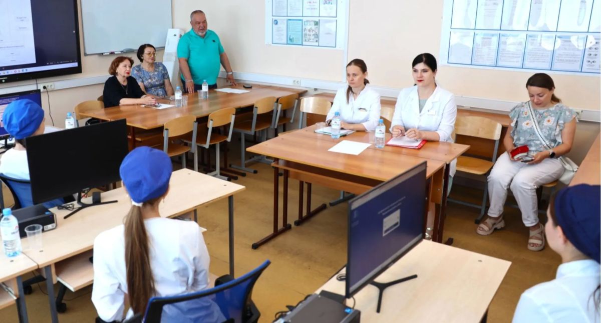 В Ейском медицинском колледже завершились три этапа государственной итоговой аттестации студентов 331 и 332 групп В Ейском медицинском колледже завершились три этапа государственной итоговой аттестации студентов 331 и 332 групп
