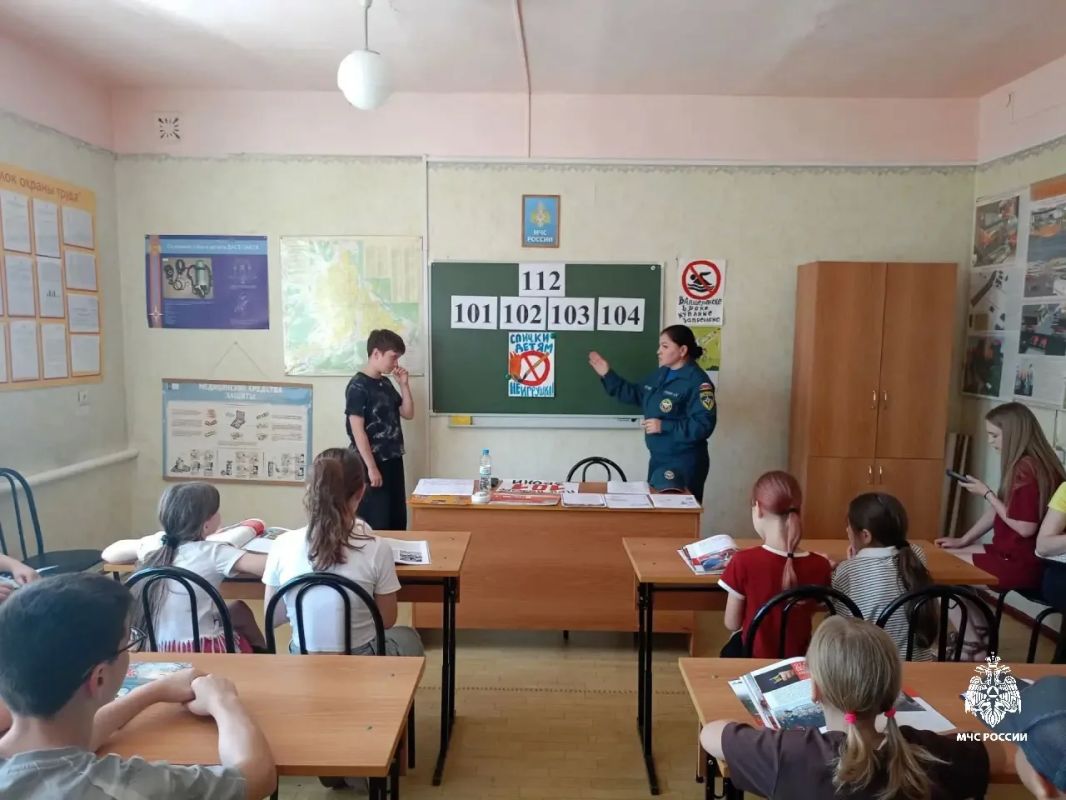 В гостях у огнеборцев: экскурсия и урок безопасности В гостях у огнеборцев: экскурсия и урок безопасности