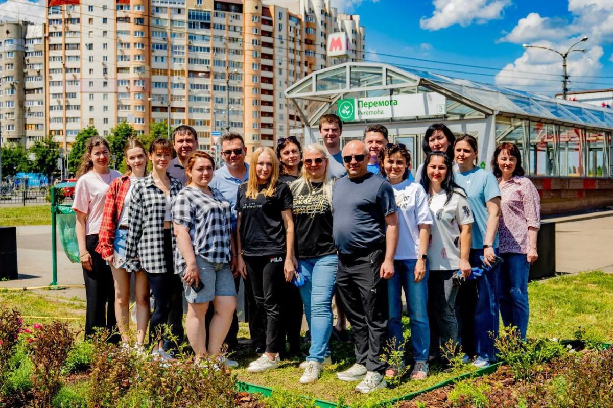 Озеленение по-харьковски. В городе облагораживают территории возле метрополитенов Озеленение по-харьковски. В городе облагораживают территории возле метрополитенов