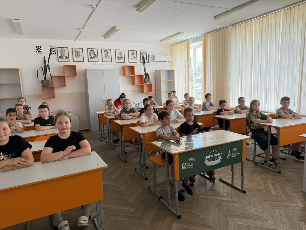 В пришкольных лагерях Краснодарского края продолжаются просветительские встречи для школьников, организованные региональным филиалом Российского общества «Знание» В пришкольных лагерях Краснодарского края продолжаются просветительские встречи для школьников, организованные региональным филиалом Российского общества «Знание»