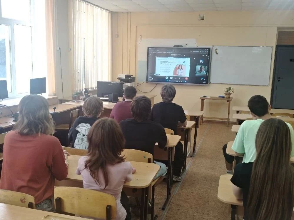 В пришкольных лагерях Краснодарского края продолжаются просветительские встречи для школьников, организованные региональным филиалом Российского общества «Знание»