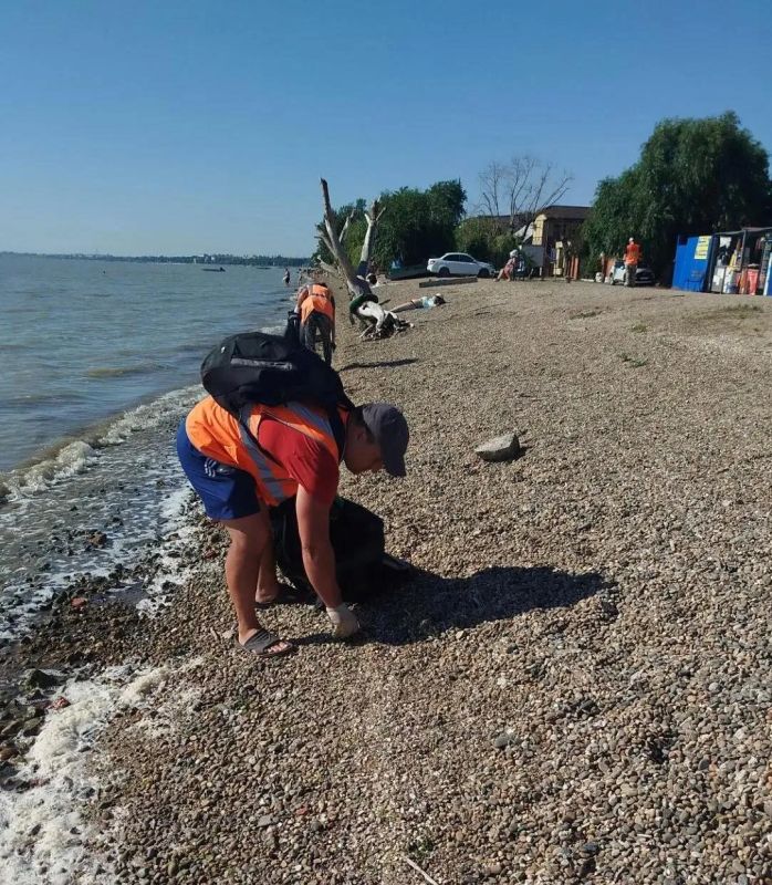 Хватит мусорить! Чистота в городе – в наших руках! Хватит мусорить! Чистота в городе – в наших руках!