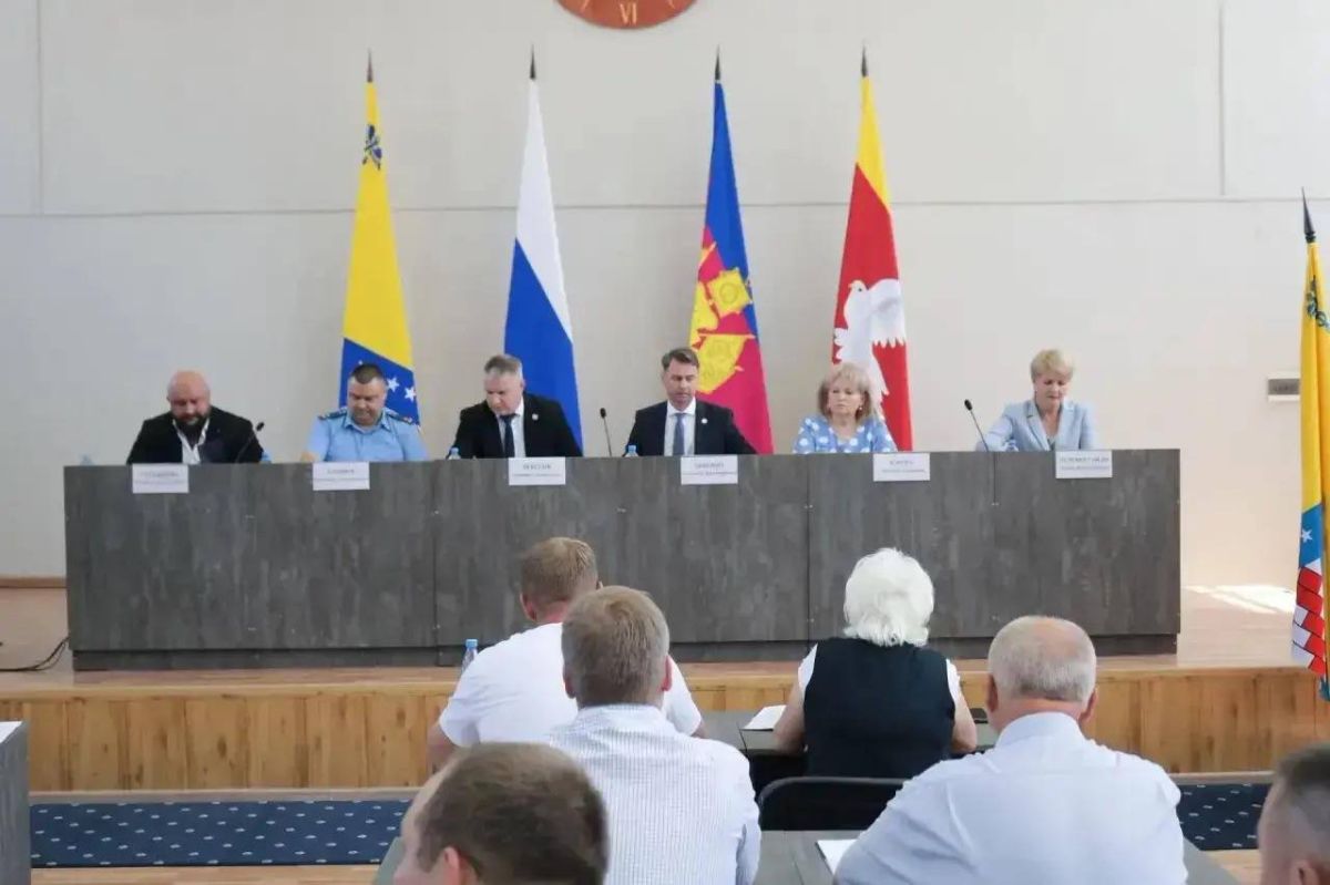 Руководством прокуратуры Гулькевичского района принято участие в заседании очередной двадцать четвертой сессии Совета Гулькевичского городского поселения Гулькевичского района