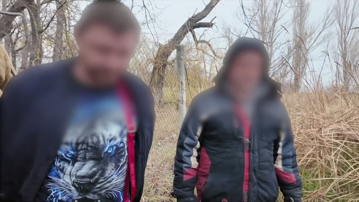 ФСБ опубликовала кадры задержания следивших за поездами на Крымском мосту украинских агентов