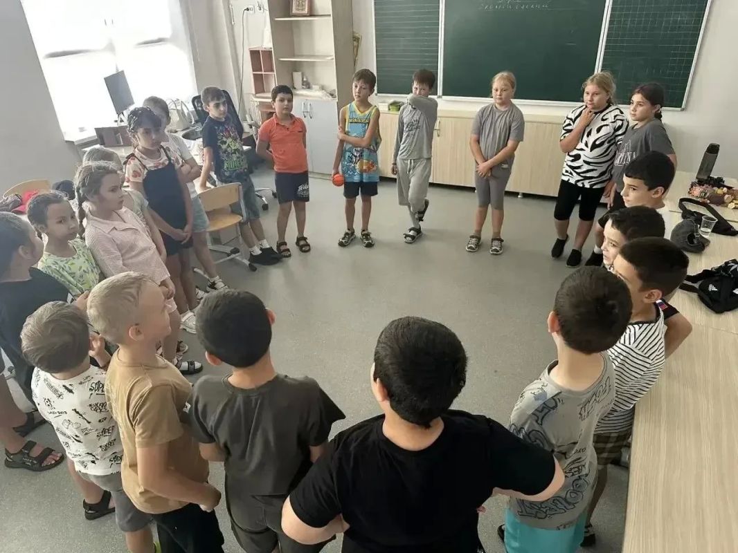 В образовательных учреждениях Анапы проходит вторая летняя детская смена В образовательных учреждениях Анапы проходит вторая летняя детская смена