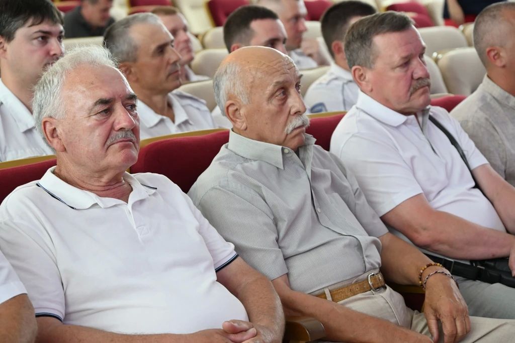 Сотрудники Госавтоинспекции празднуют 90-летие со дня образования службы Сотрудники Госавтоинспекции празднуют 90-летие со дня образования службы