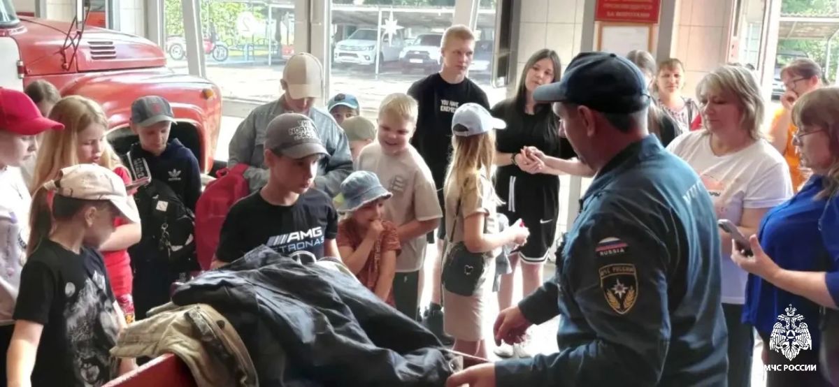 Путешествие в мир пожарных: экскурсия школьников в 121ПСЧ Путешествие в мир пожарных: экскурсия школьников в 121ПСЧ
