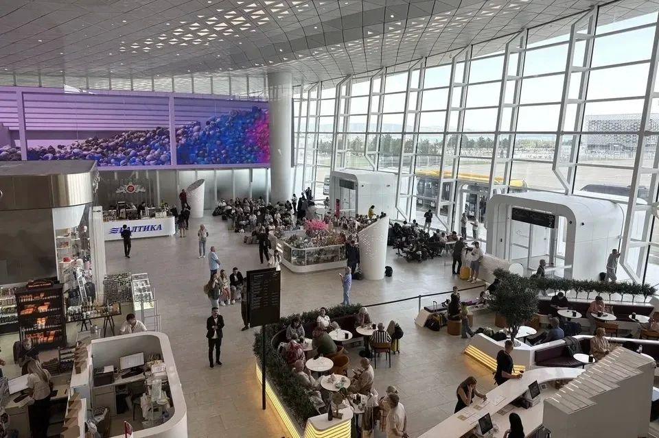 Три самолета, летевших в Геленджик, ушли на запасные аэродромы