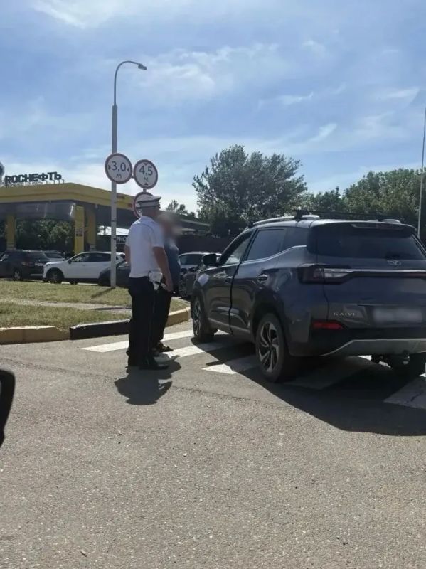 Евгений Наумов: Ситуация с бензином в городе остаётся на особом контроле Евгений Наумов: Ситуация с бензином в городе остаётся на особом контроле