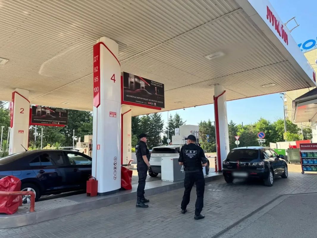 Наумов: ситуацию с бензином держат на контроле в Краснодаре Наумов: ситуацию с бензином держат на контроле в Краснодаре