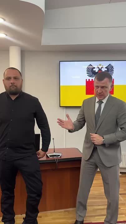 «Вы – настоящий герой». Героя, который остановил вооруженного преступника в краснодарском торговом центре, сегодня официально поблагодарили городские власти