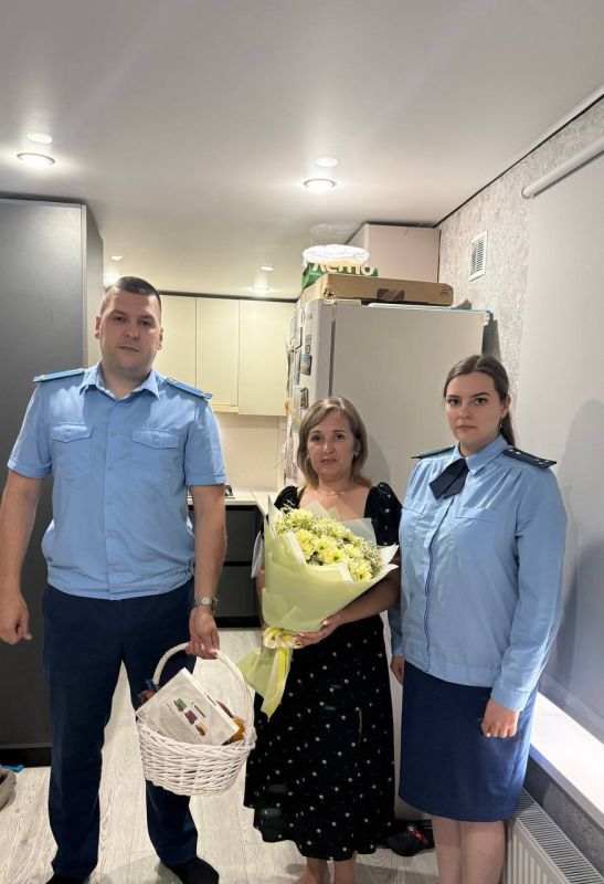 Прокуратурой Апшеронского района принято участие в поздравлении членов семей участников СВО с Днем семьи, любви и верности Прокуратурой Апшеронского района принято участие в поздравлении членов семей участников СВО с Днем семьи, любви и верности
