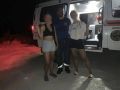 Девушки залезли на «Рио», но спуститься не смогли: пришлось звонить спасателям