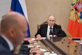 Владимир Путин поддержал просьбу о выделении Республике Крым и Севастополю субсидии на закупку топлива, поручив вице-премьеру Александру Новаку оперативно проработать вопрос с Минфином