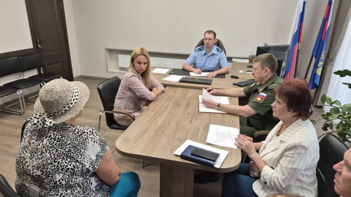Руководством прокуратуры Курганинского района проведен личный прием по вопросам реализации прав военнослужащих и членов их семей