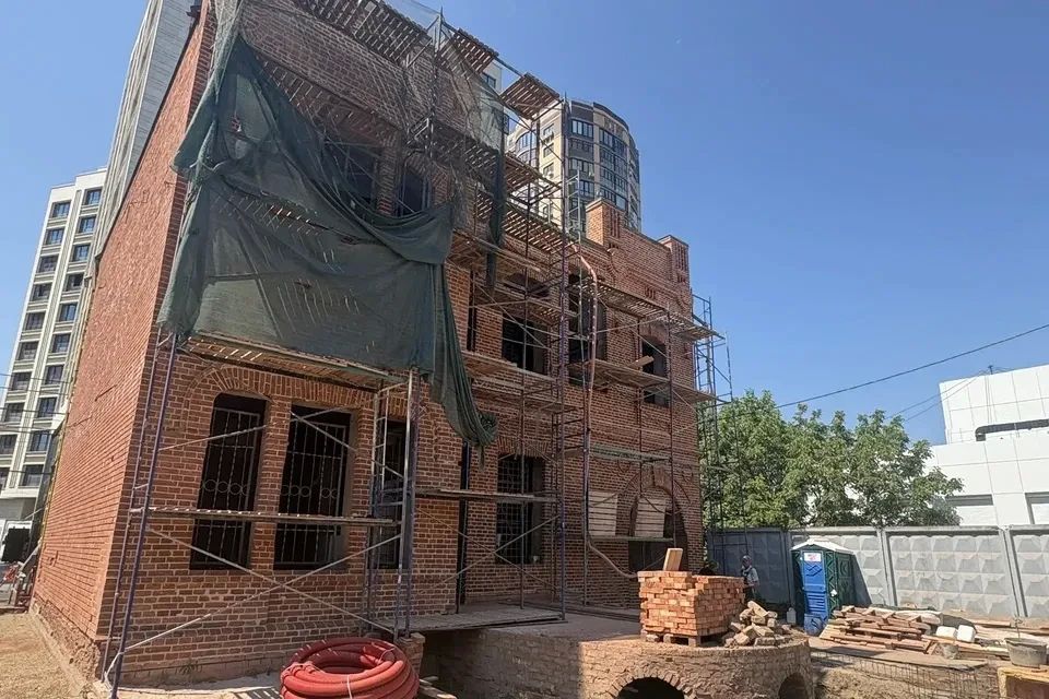 В Краснодаре продолжается реставрация дома Косякина на улице Кондратенко