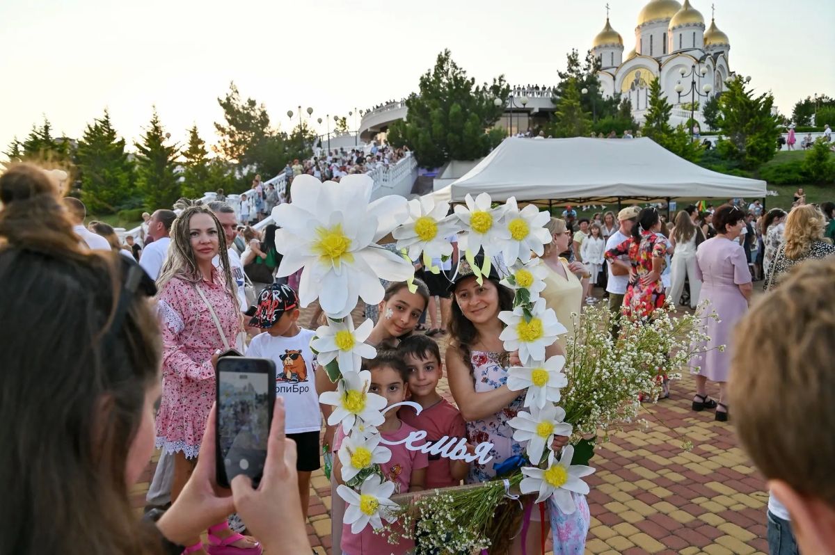 Алексей Богодистов: В Андреевском парке вместе с геленджичанами отметили День семьи, любви и верности Алексей Богодистов: В Андреевском парке вместе с геленджичанами отметили День семьи, любви и верности
