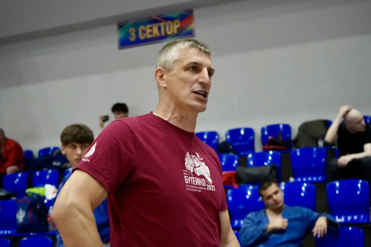 На ковре - чемпионы. В Центре спортивных единоборств «Рубеж» с небывалым накалом страстей прошло первенство Краснодарского края по боевому самбо среди юношей 16–18 лет! Атмосфера искрила от напряжения - каждый бросок, каждый... На ковре - чемпионы. В Центре спортивных единоборств «Рубеж» с небывалым накалом страстей прошло первенство Краснодарского края по боевому самбо среди юношей 16–18 лет! Атмосфера искрила от напряжения - каждый бросок, каждый...