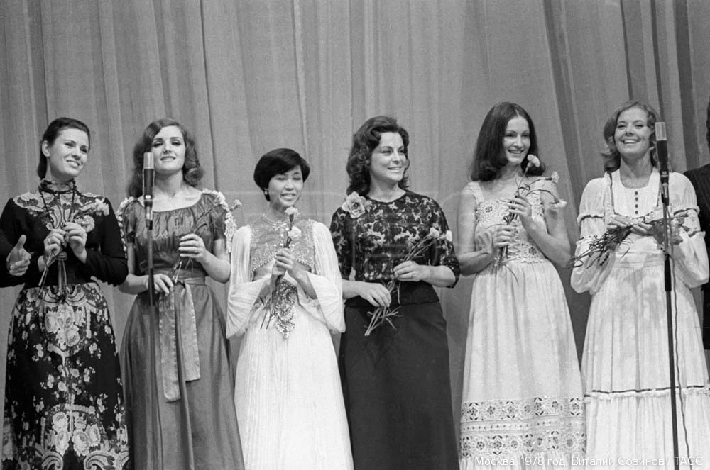 12 июля — 80 лет со дня рождения Валентины Толкуновой (1946 - 2010) 12 июля — 80 лет со дня рождения Валентины Толкуновой (1946 - 2010)