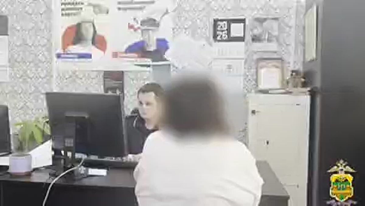 В Славянском районе Краснодарского края мошенники обманули вдову участника СВО, похитив у нее 2,5 миллиона рублей