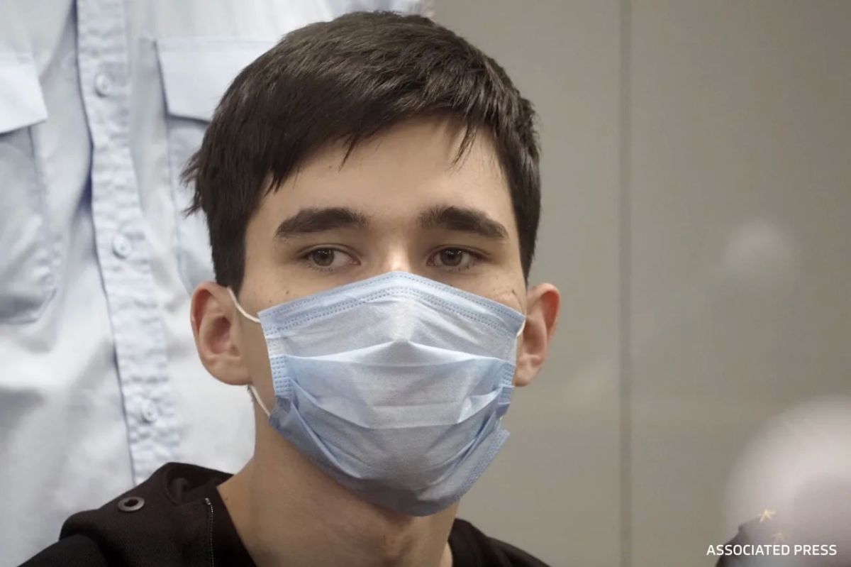Пожизненно осужденный казанский стрелок женился на 18-летней девушке Пожизненно осужденный казанский стрелок женился на 18-летней девушке