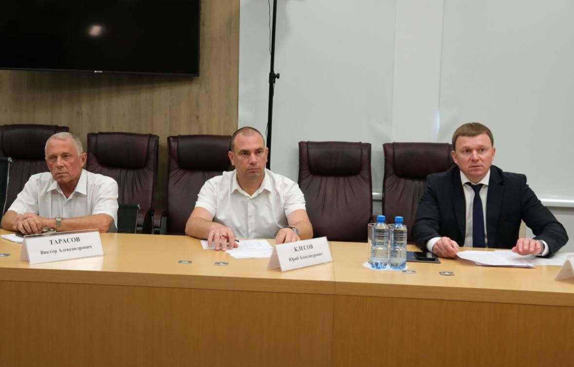 Вениамин Кондратьев обратился к Александру Новаку с просьбой увеличить ежемесячную квоту по поставкам топлива для сельхозпроизводителей Краснодарского края Вениамин Кондратьев обратился к Александру Новаку с просьбой увеличить ежемесячную квоту по поставкам топлива для сельхозпроизводителей Краснодарского края