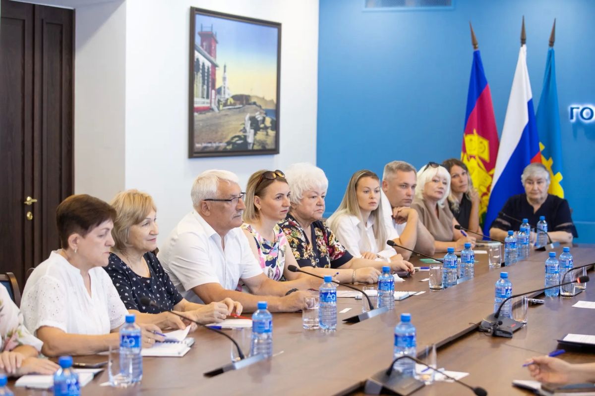 Светлана Маслова провела встречу с координаторами органов ТОС Светлана Маслова провела встречу с координаторами органов ТОС