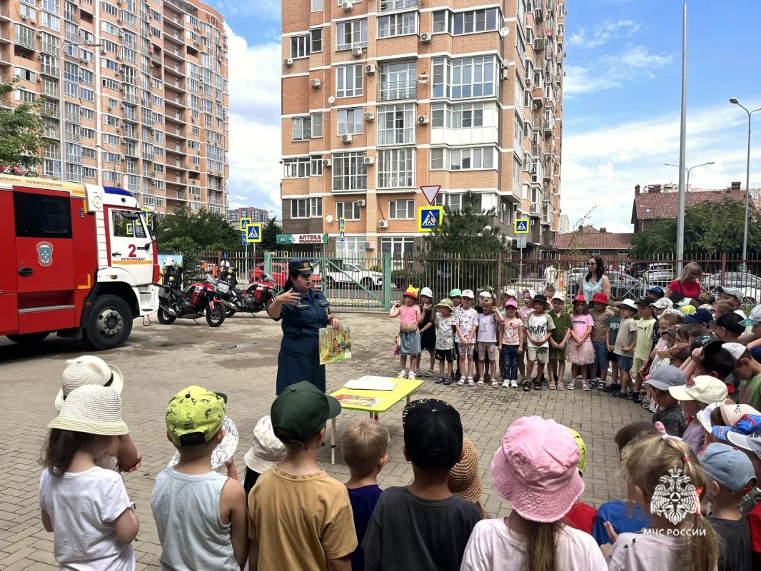 Лето в безопасности с МЧС России! Лето в безопасности с МЧС России!