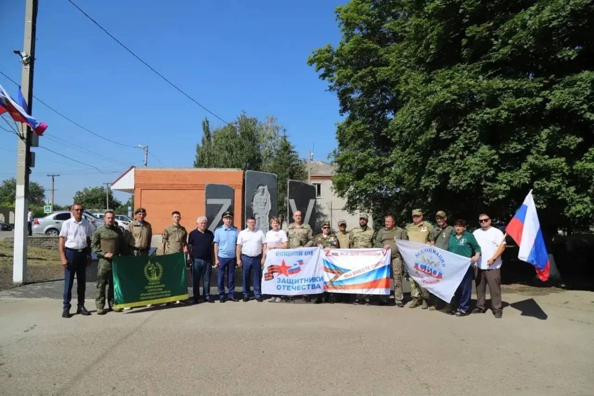 Прокурор Крыловского района Максим Крамаренко принял участие в открытии мемориального комплекса в ст. Октябрьской, посвященного памяти об участниках специальной военной операции, погибших при исполнении воинского долга Прокурор Крыловского района Максим Крамаренко принял участие в открытии мемориального комплекса в ст. Октябрьской, посвященного памяти об участниках специальной военной операции, погибших при исполнении воинского долга